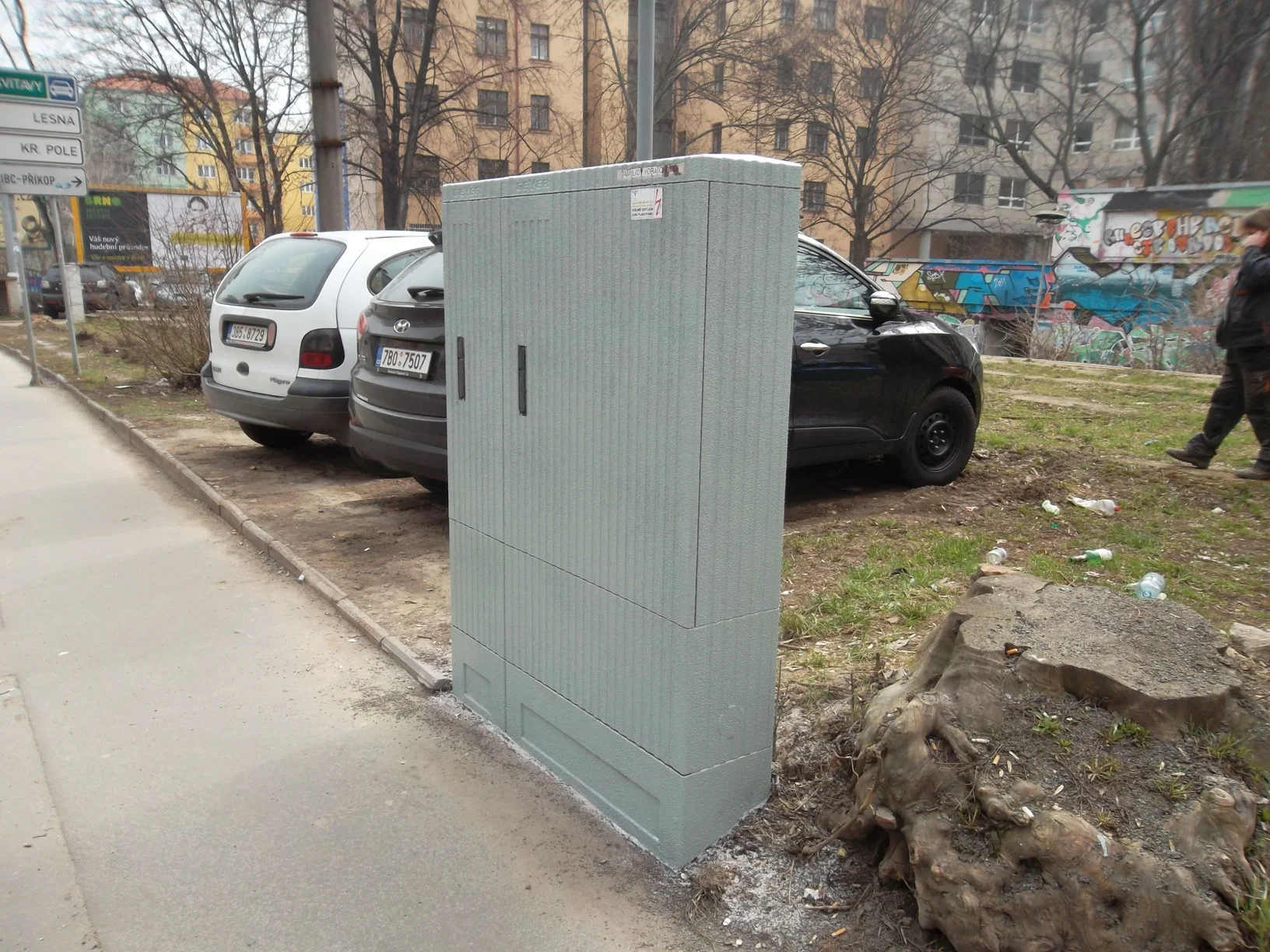 Distribution cabinets